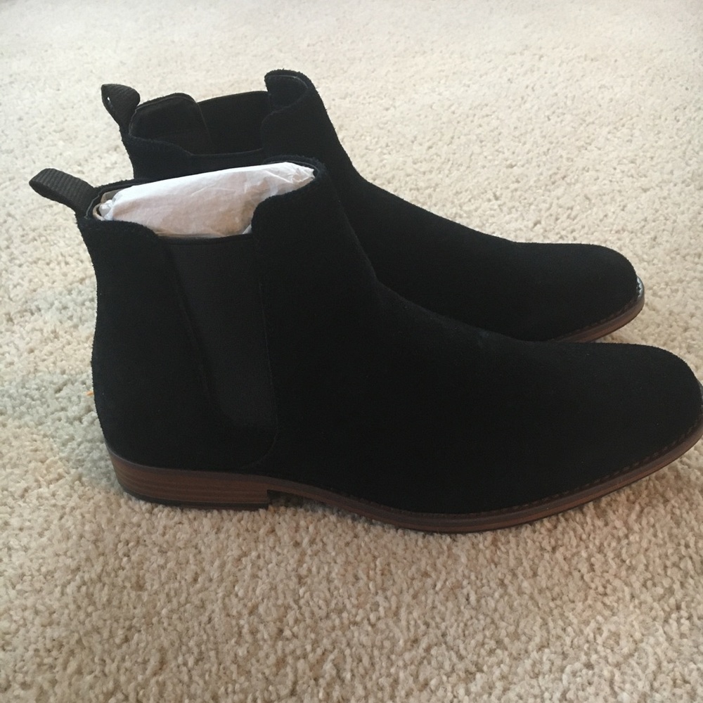 Men’s suede black boots
